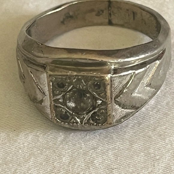 Silver men’s ring with CZ - Picture 4 of 6